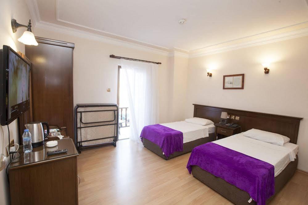 קיירניה White Pearl Hotel מראה חיצוני תמונה